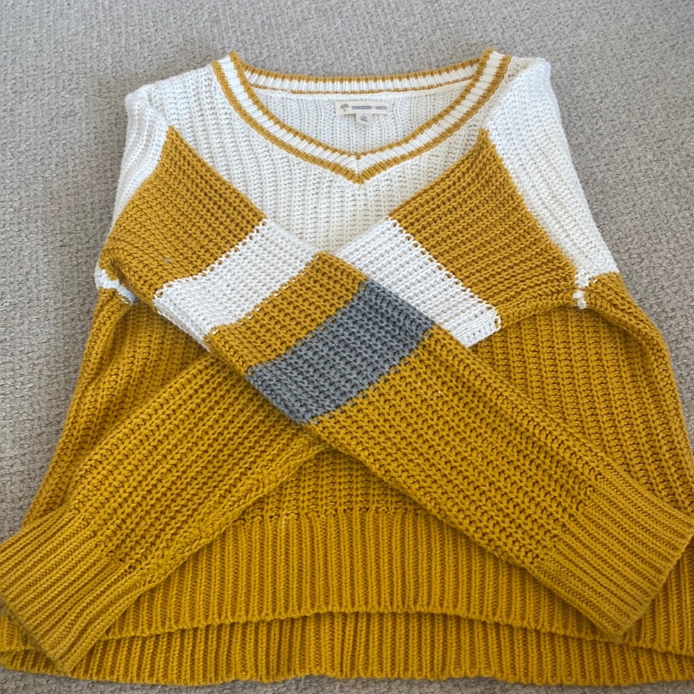 Super cute Nordstrom sweater! The prefect fall colors
